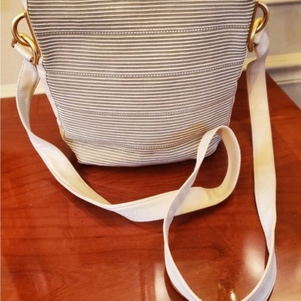 Sharif Cream and Gold Striped Crossbody Bag - Picture 2 of 8